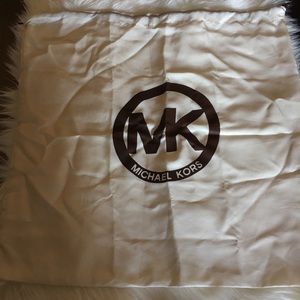 Authentic Michael Kors bag that purse came in.